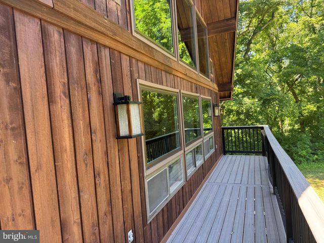 19955 YOUNGS CLIFF RD, Sterling, VA 20165