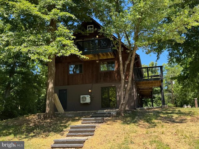 19955 YOUNGS CLIFF RD, Sterling, VA 20165