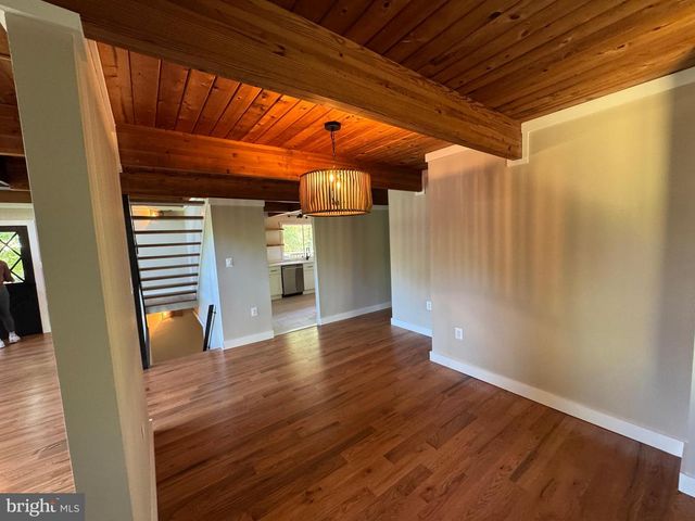 19955 YOUNGS CLIFF RD, Sterling, VA 20165