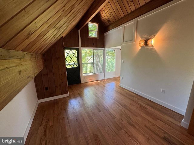 19955 YOUNGS CLIFF RD, Sterling, VA 20165