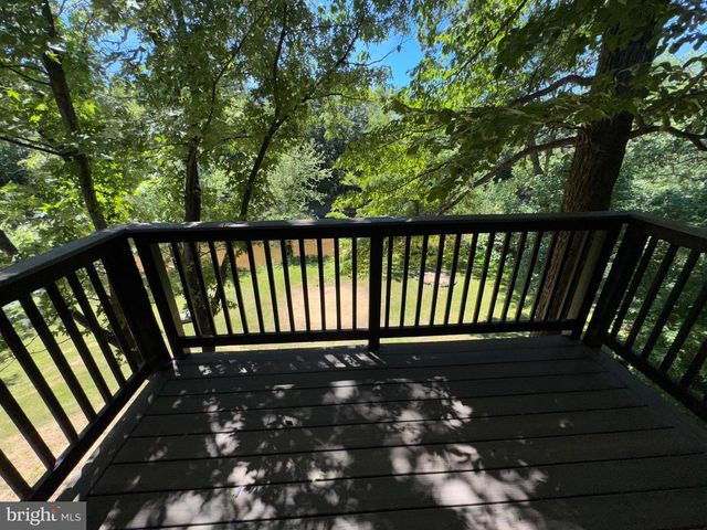 19955 YOUNGS CLIFF RD, Sterling, VA 20165