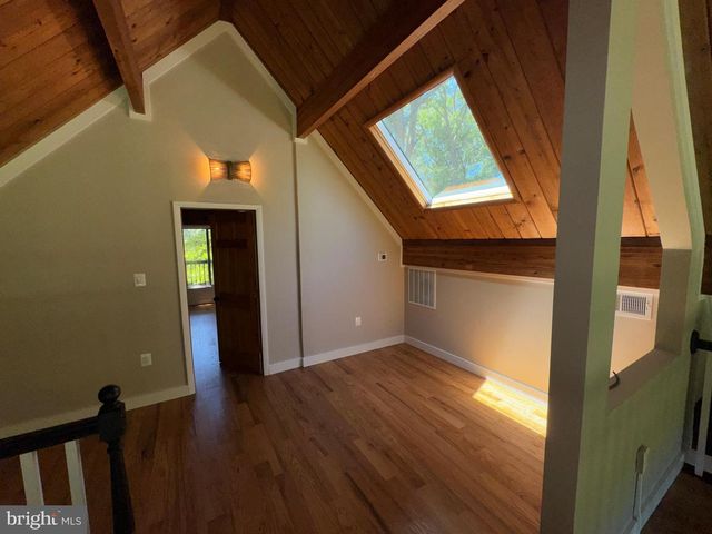 19955 YOUNGS CLIFF RD, Sterling, VA 20165