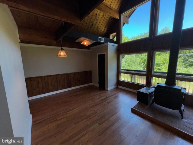 19955 YOUNGS CLIFF RD, Sterling, VA 20165