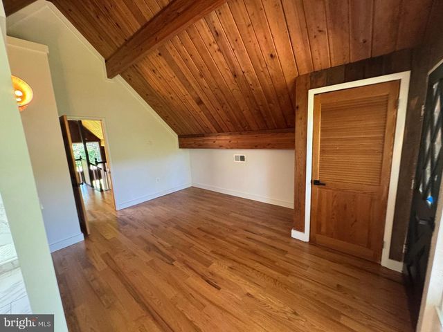 19955 YOUNGS CLIFF RD, Sterling, VA 20165