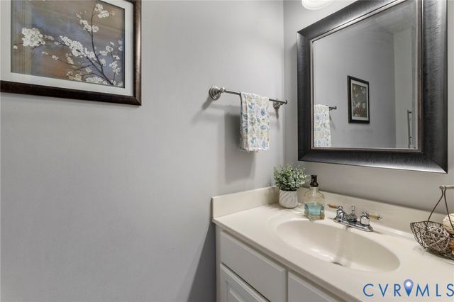 5632 Darrel Lake Ct, Glen Allen, VA 23060