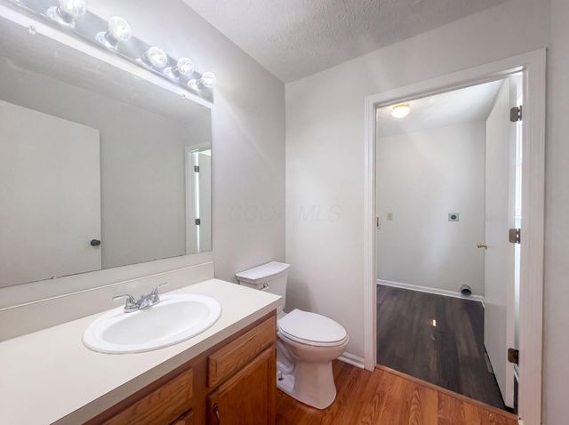 1618 Saddlebrook Drive, Heath, OH 43056
