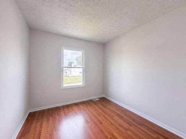 1618 Saddlebrook Drive, Heath, OH 43056