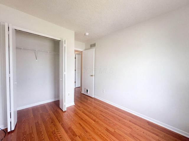 1618 Saddlebrook Drive, Heath, OH 43056