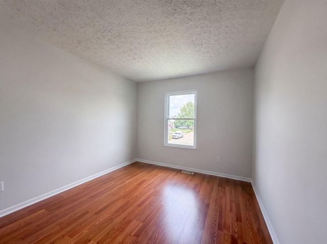 1618 Saddlebrook Drive, Heath, OH 43056