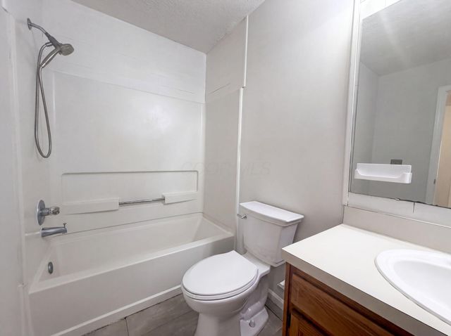 1618 Saddlebrook Drive, Heath, OH 43056