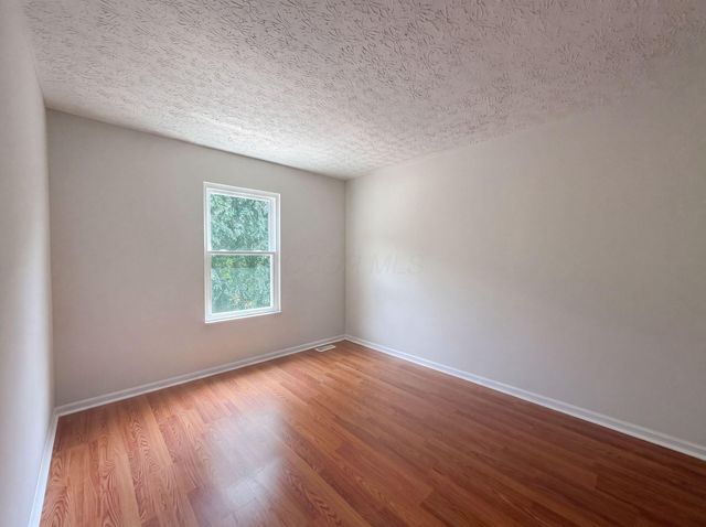 1618 Saddlebrook Drive, Heath, OH 43056