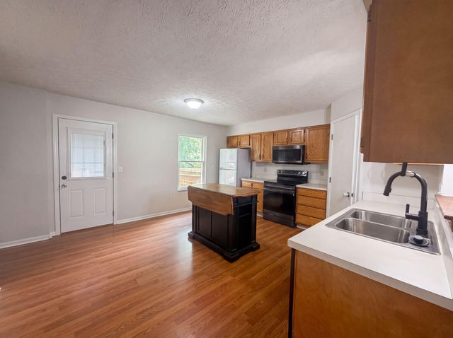 1618 Saddlebrook Drive, Heath, OH 43056