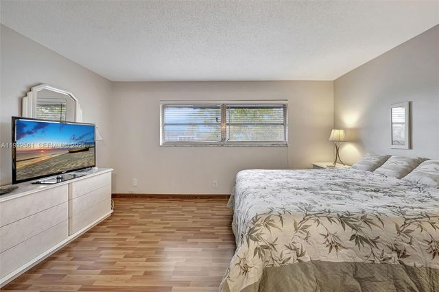 7897 Golf Circle Drive 309, Margate, FL 33063