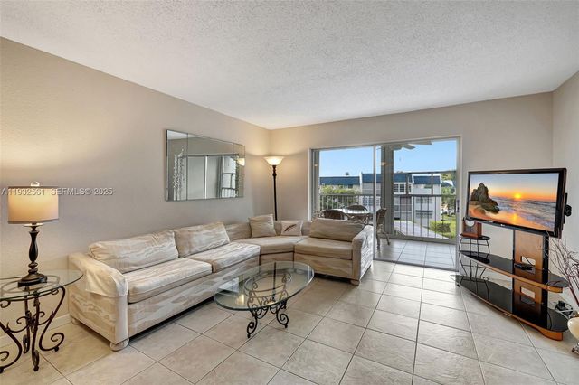7897 Golf Circle Drive 309, Margate, FL 33063