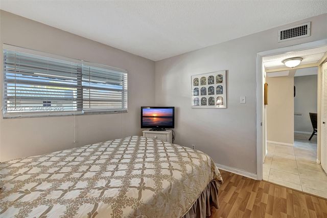 7897 Golf Circle Drive 309, Margate, FL 33063