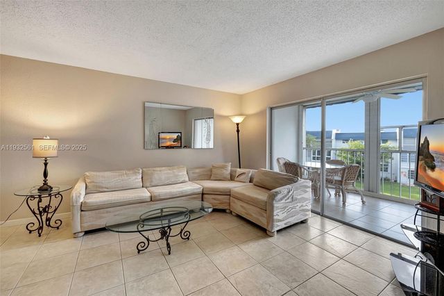 7897 Golf Circle Drive 309, Margate, FL 33063