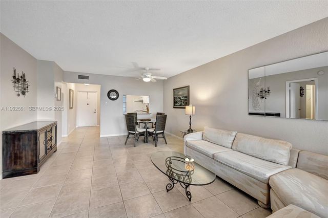 7897 Golf Circle Drive 309, Margate, FL 33063