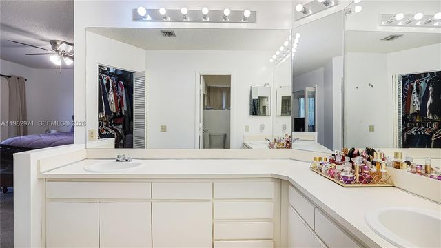 11524 Terra Bella Blvd, Plantation, FL 33325