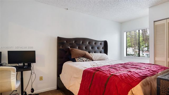 11524 Terra Bella Blvd, Plantation, FL 33325