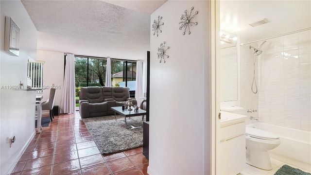 11524 Terra Bella Blvd, Plantation, FL 33325