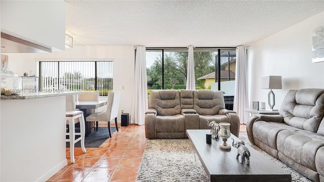 11524 Terra Bella Blvd, Plantation, FL 33325