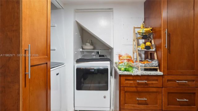 11524 Terra Bella Blvd, Plantation, FL 33325