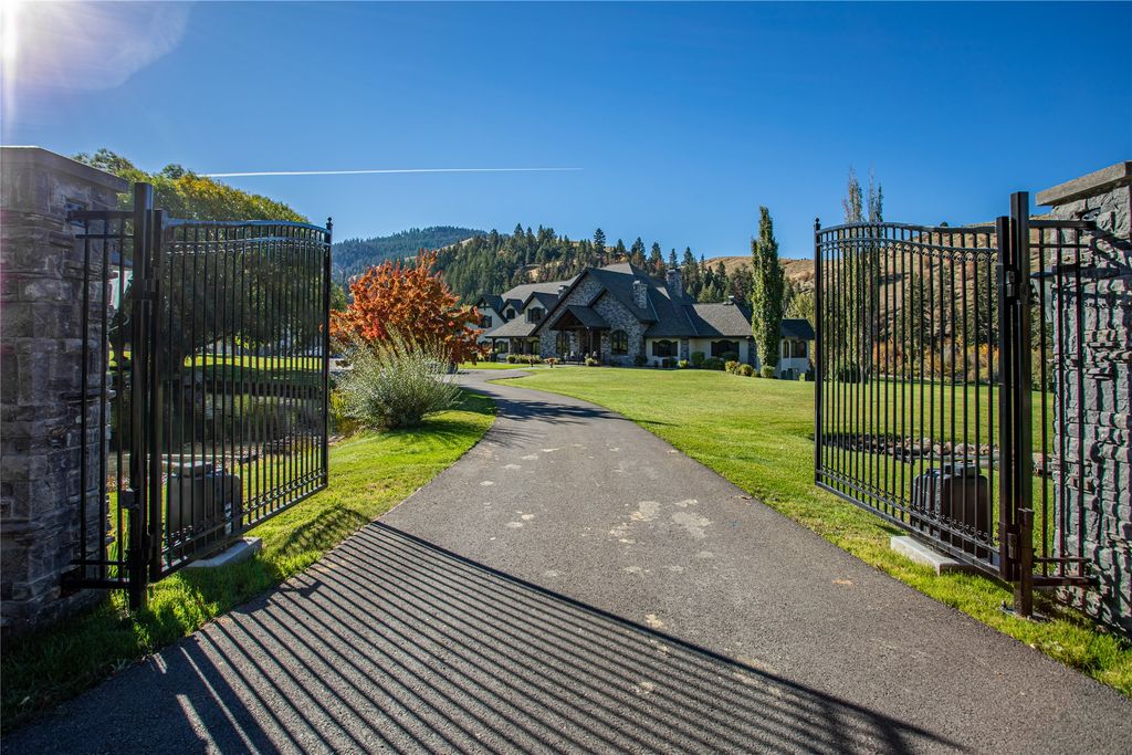 1307 Skalkaho Hwy, Hamilton, MT 59840 photo 11