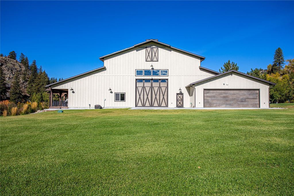 1307 Skalkaho Hwy, Hamilton, MT 59840 photo 29