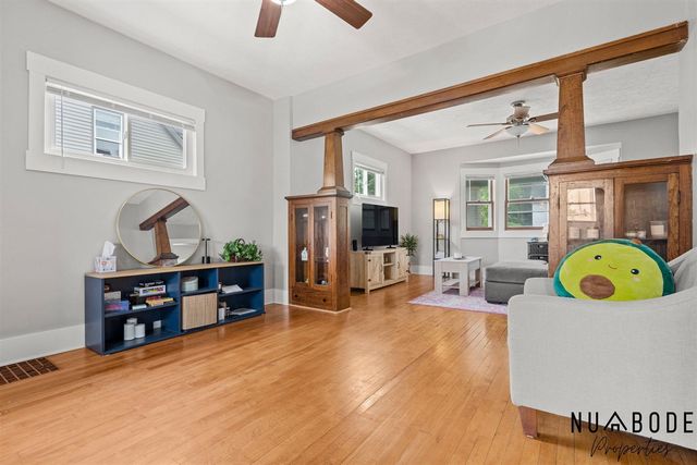 933 Crescent Street, Grand Rapids, MI 49503