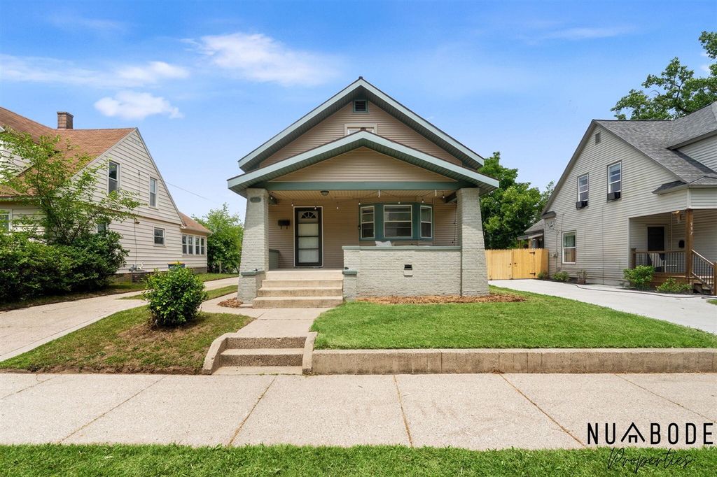 933 Crescent Street, Grand Rapids, MI 49503