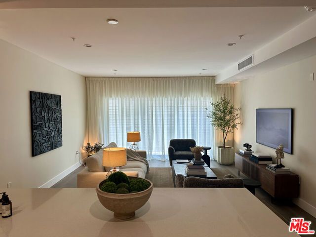 1223 N Hayworth Avenue 2, West Hollywood, CA 90046