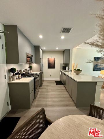1223 N Hayworth Avenue 2, West Hollywood, CA 90046