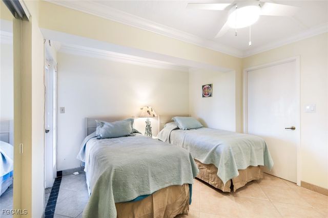 200 Periwinkle WAY 214, Sanibel, FL 33957