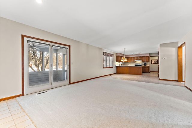 176 Wexford, Valparaiso, IN 46385