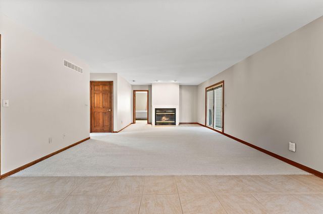 176 Wexford, Valparaiso, IN 46385