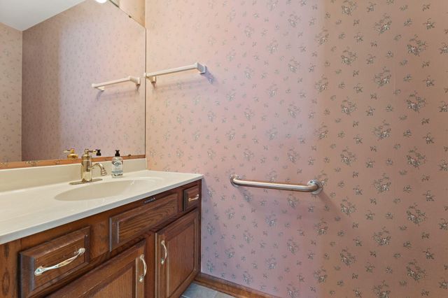 176 Wexford, Valparaiso, IN 46385