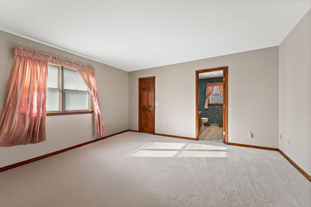 176 Wexford, Valparaiso, IN 46385