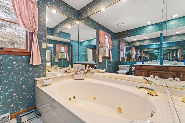 176 Wexford, Valparaiso, IN 46385