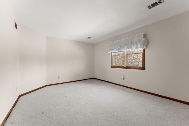 176 Wexford, Valparaiso, IN 46385