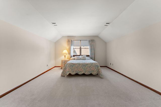 176 Wexford, Valparaiso, IN 46385