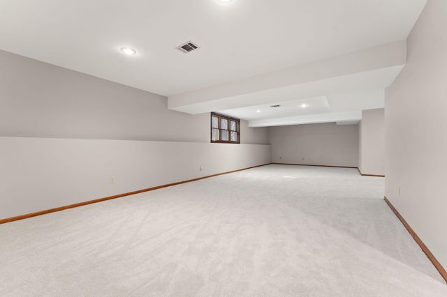 176 Wexford, Valparaiso, IN 46385