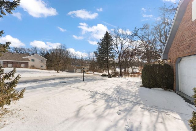 176 Wexford, Valparaiso, IN 46385