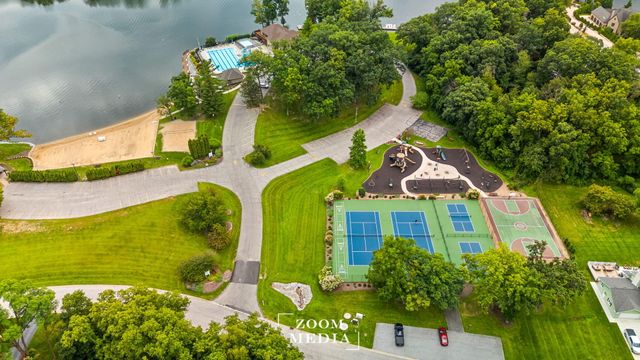 176 Wexford, Valparaiso, IN 46385