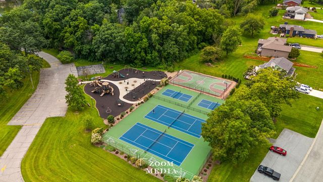 176 Wexford, Valparaiso, IN 46385