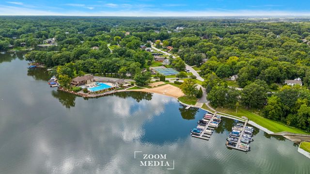 176 Wexford, Valparaiso, IN 46385