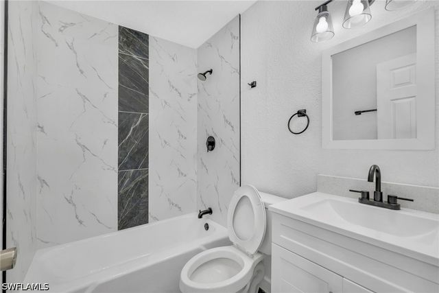 2566-2578 Jackson ST W, Fort Myers, FL 33901