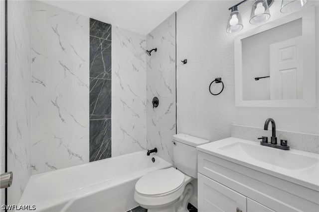 2566-2578 Jackson ST W, Fort Myers, FL 33901