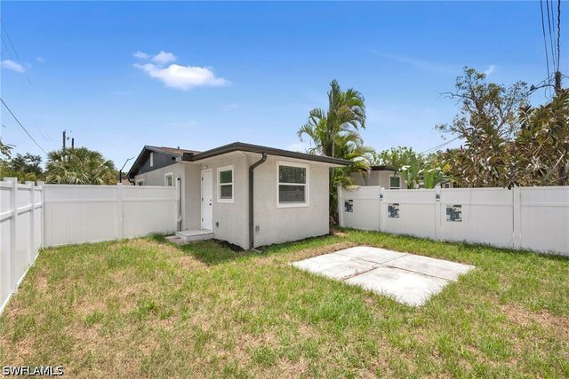 2566-2578 Jackson ST W, Fort Myers, FL 33901