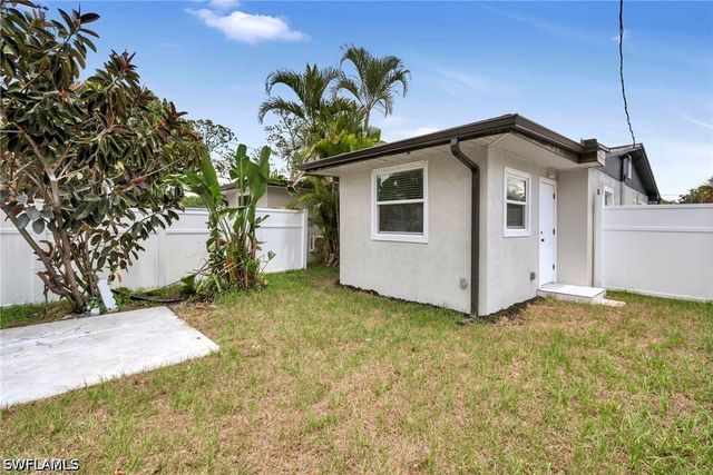 2566-2578 Jackson ST W, Fort Myers, FL 33901