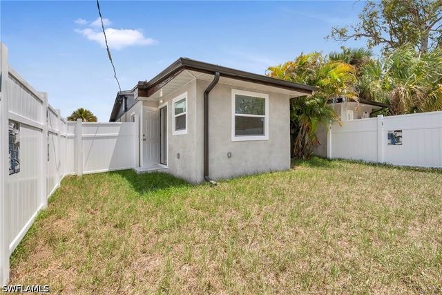 2566-2578 Jackson ST W, Fort Myers, FL 33901